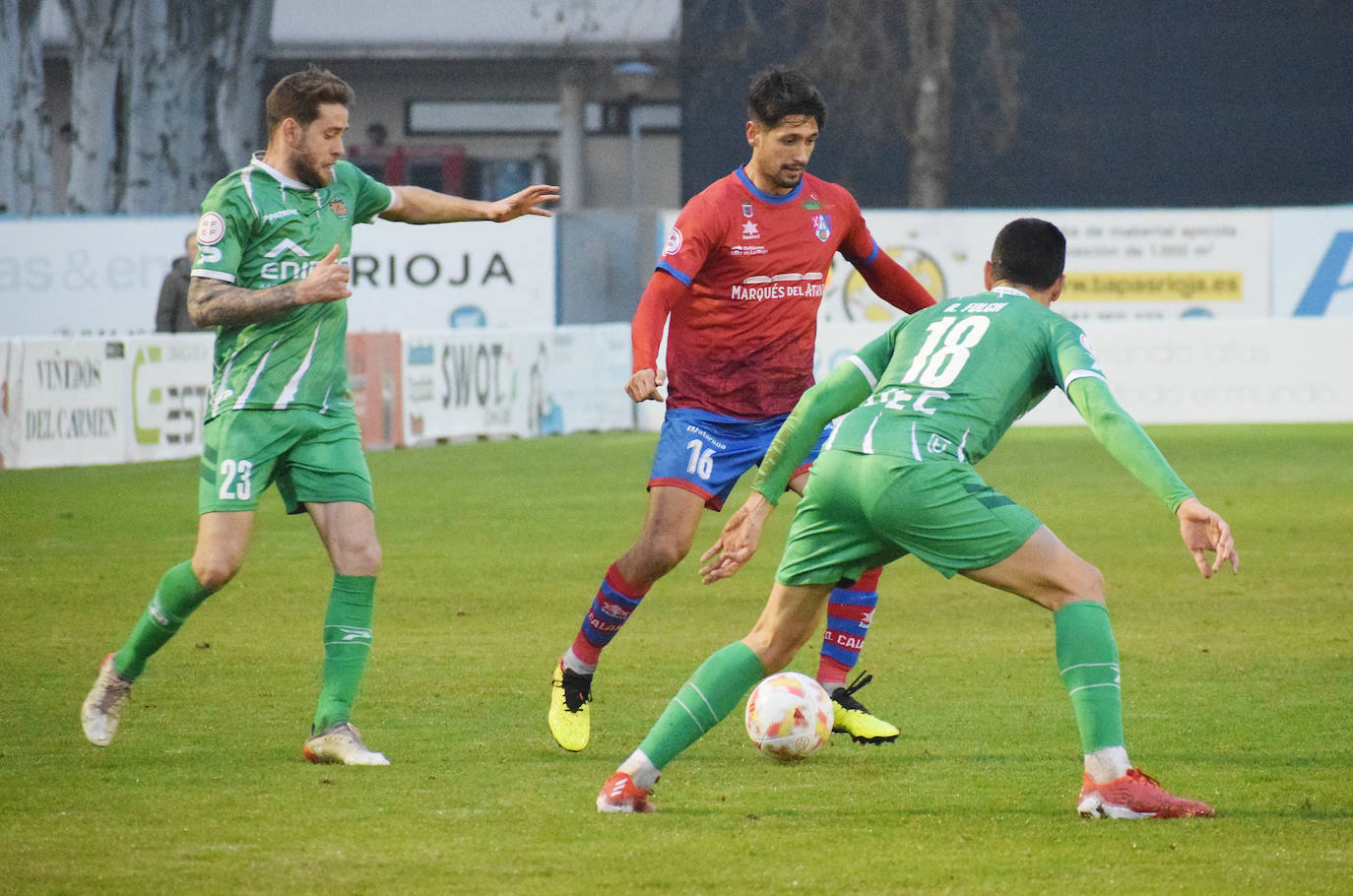 Fotos: Las imágenes del partido entre el CD Calahorra y el Cornellá