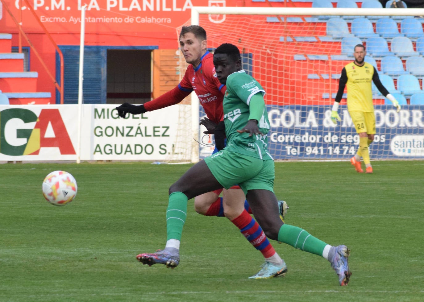 Fotos: Las imágenes del partido entre el CD Calahorra y el Cornellá