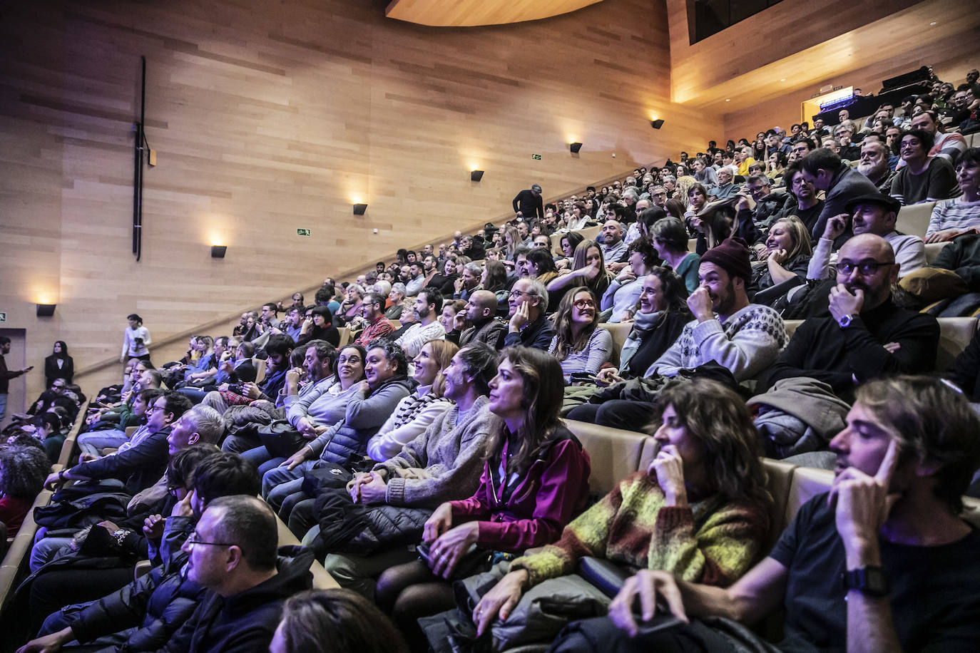 Fotos: Tindersticks ofrece un soberbio concierto junto a Rioja Filarmonía