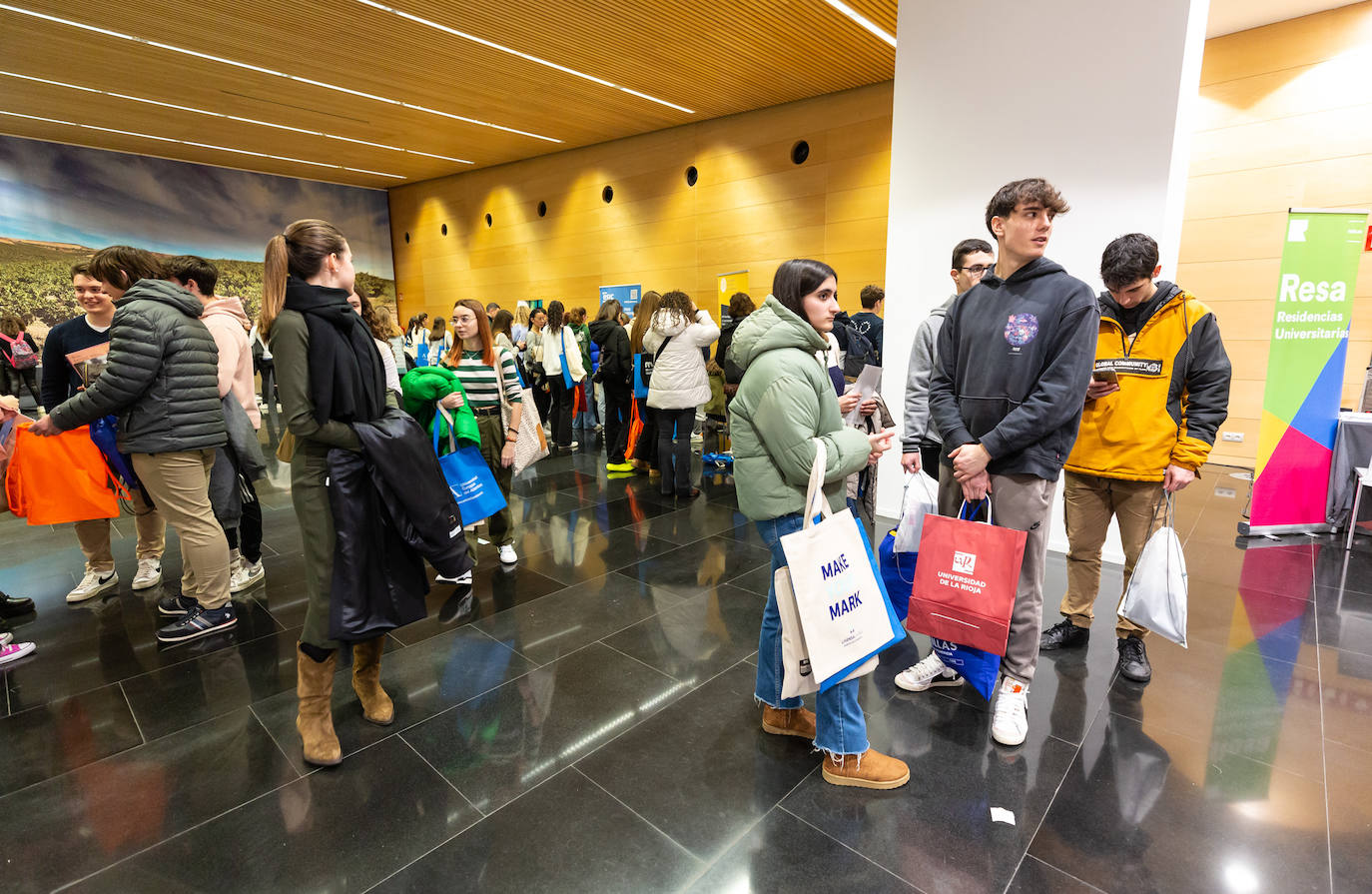 Fotos: Feria de universidades en Riojafórum