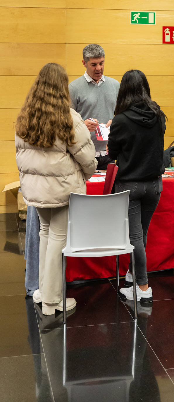 Fotos: Feria de universidades en Riojafórum