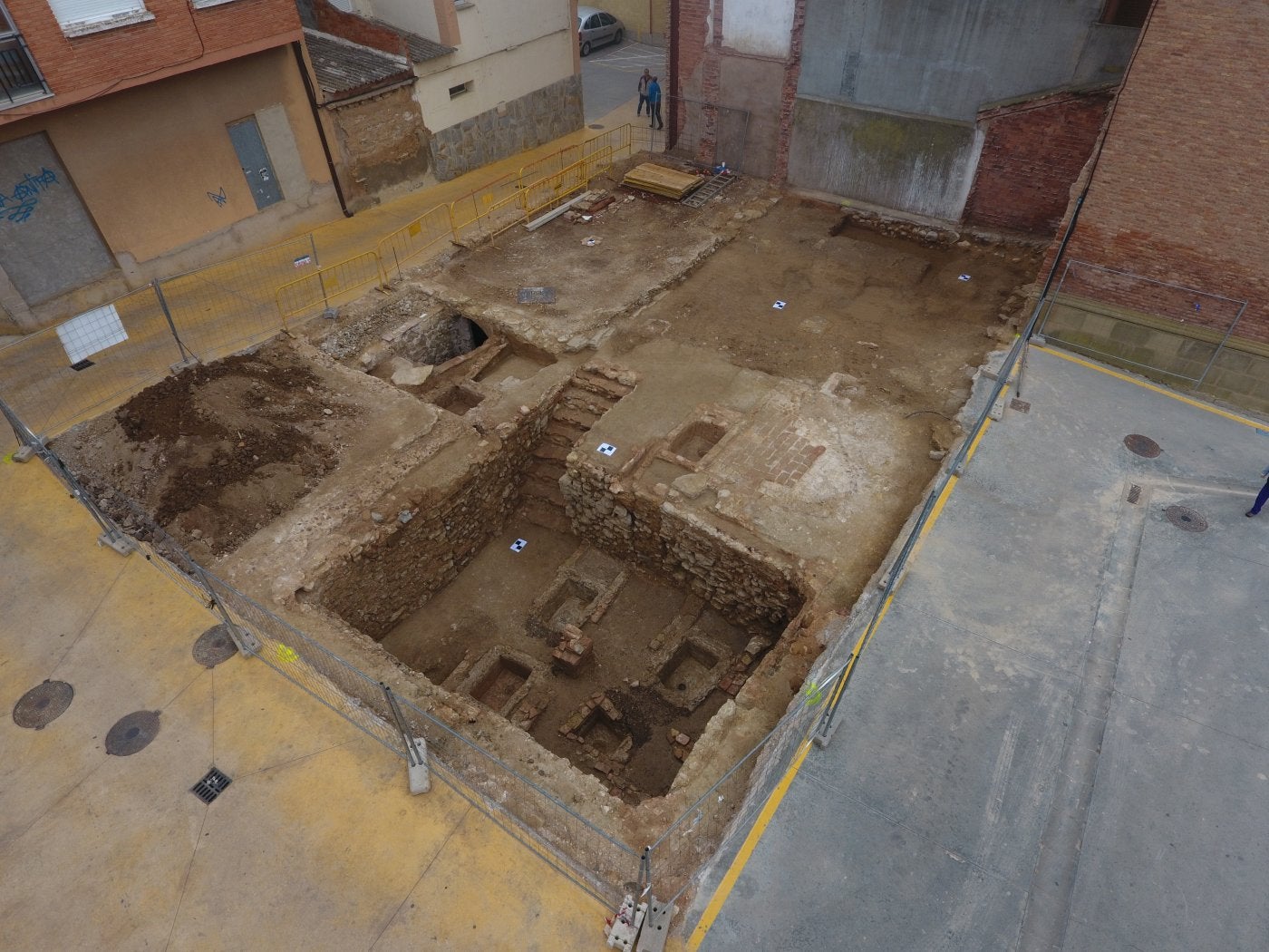 Vista aérea de la zona donde está el almacén del diezmo y la bodega. 