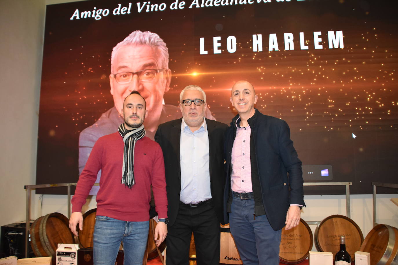 Fotos: La simpatía de Leo Harlem tras el acto para nombrarle Amigo del Vino de Aldeanueva