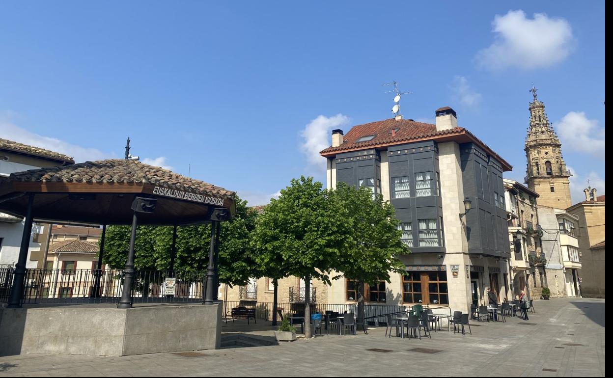 Plaza Mayor de Oyón. 