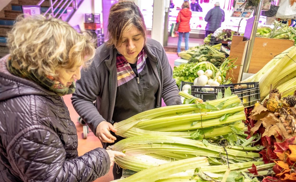 Un comercio de hortalizas en Logroño. 