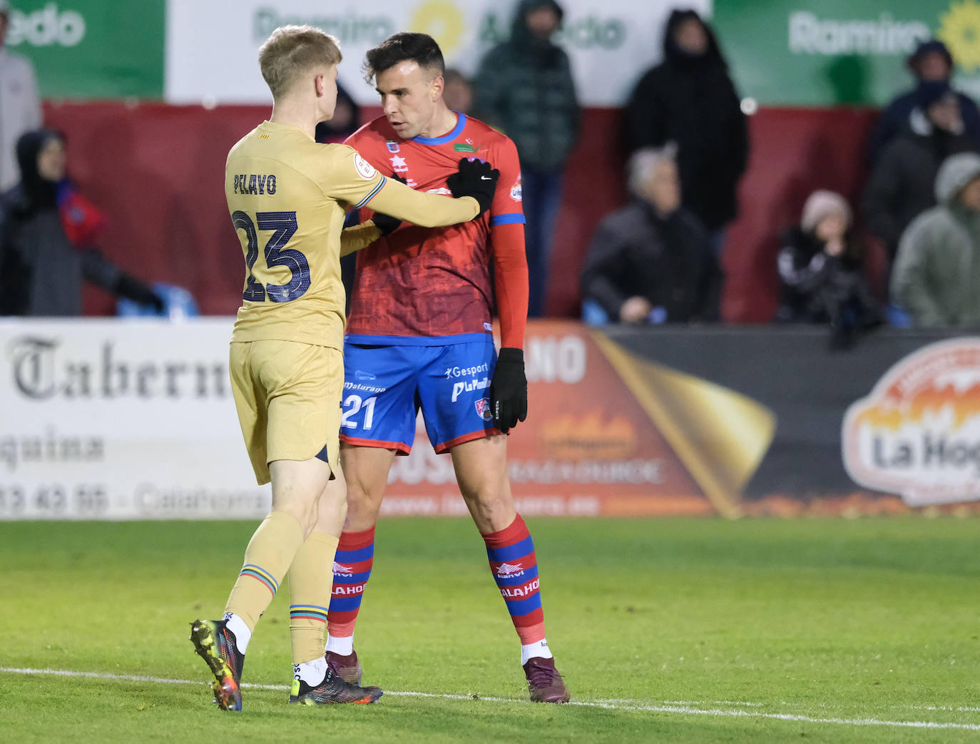Fotos: El Calahorra cae ante el Barcelona B