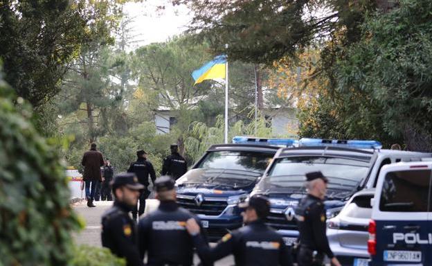 Dispositivo de seguridad entorno a la embajada ucraniana en Madrid.