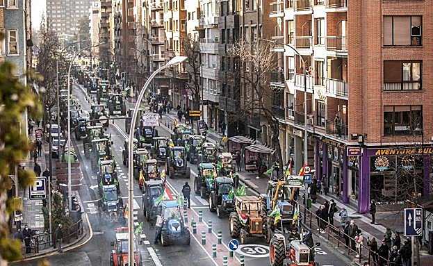 Histórica movilización del sector agrario por las calles de Logroño. 