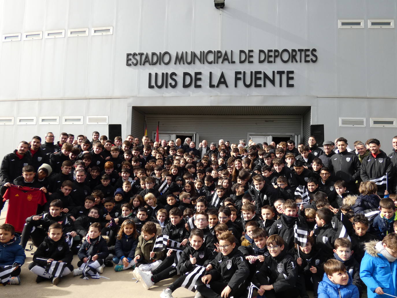 Fotos: Haro rinde un especial homenaje a su jarrero ilustre, otorgándole su nombre al campo municipal