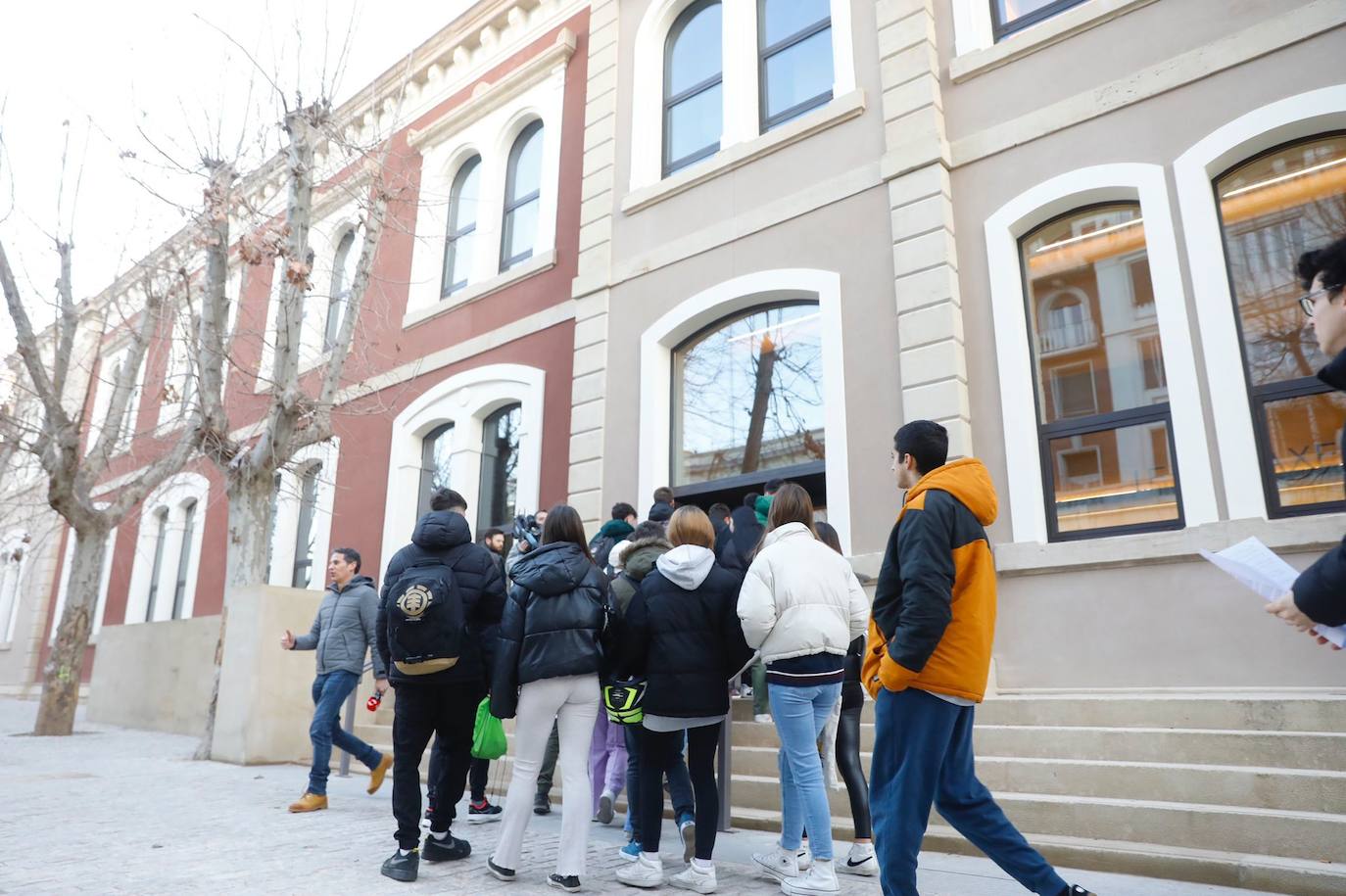 Fotos: El Sagasta recobra la vida: estudiantes y docentes estrenan el nuevo instituto