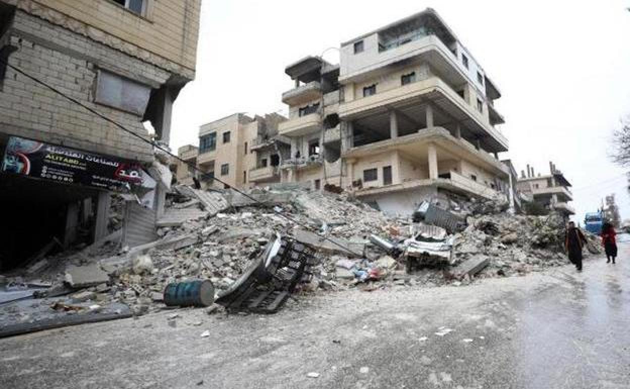 Un edificio destruido en la ciudad de Idlib, Siria