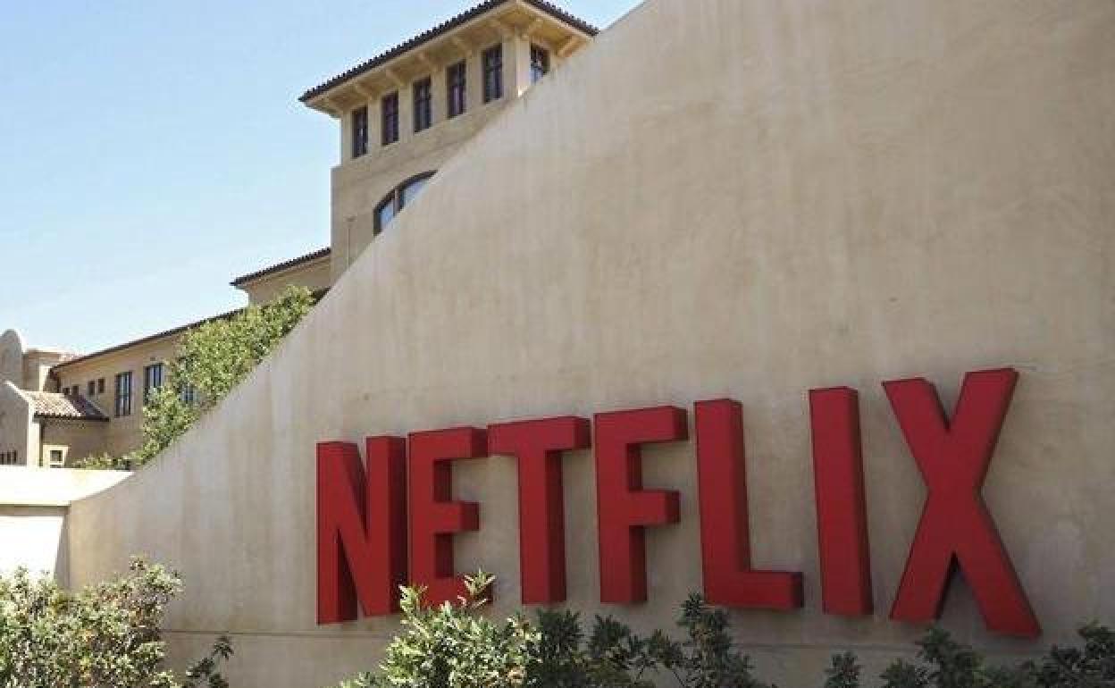 El logo de Netflix, en su sede en Los Gatos, California.