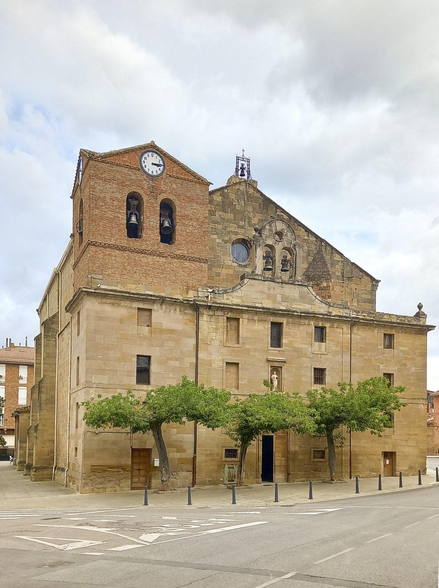 Iglesia de San Pedro de Lardero. 