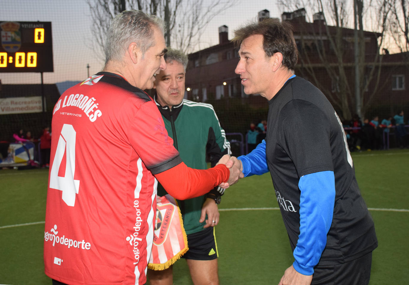 Fotos: El partido benéfico entre veteranos del Real Madrid y el Logroñés en Villamediana