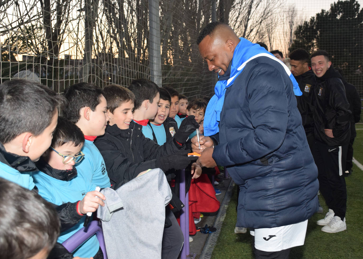 Fotos: El partido benéfico entre veteranos del Real Madrid y el Logroñés en Villamediana