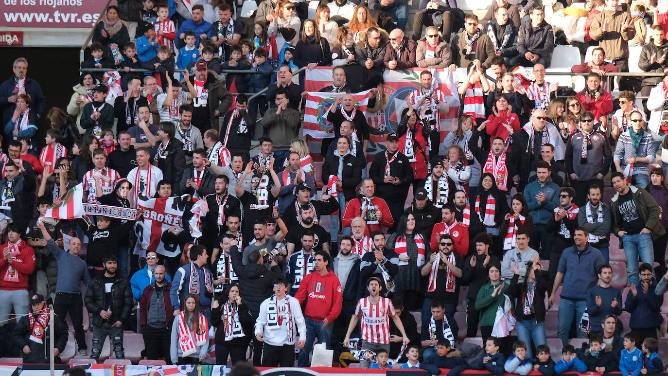 Fotos: El ambiente en la grada de Las Gaunas en el derbi SDL-UDL
