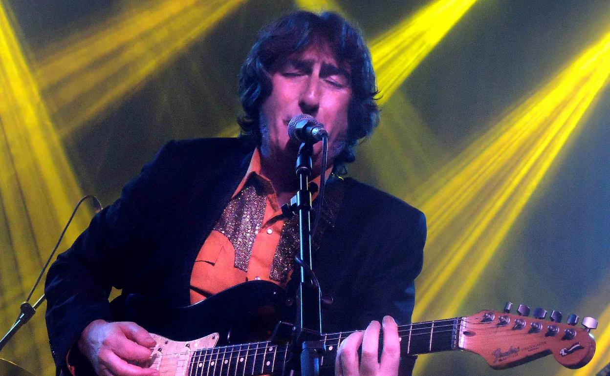 El músico sevillano Andrés Herrera actúa este viernes con su grupo Pájaro en el Stereo de Logroño