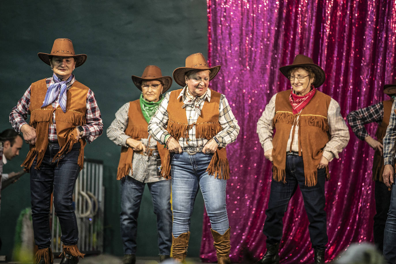 Fotos: Los mayores calientan el Carnaval