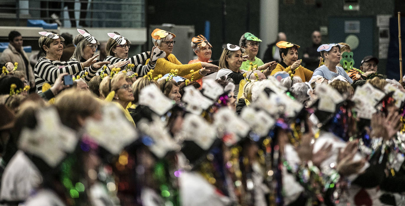 Fotos: Los mayores calientan el Carnaval