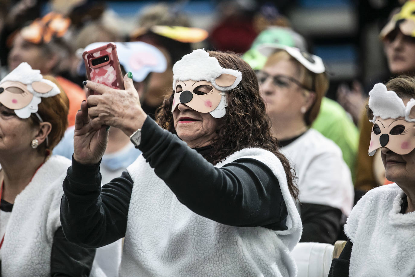 Fotos: Los mayores calientan el Carnaval