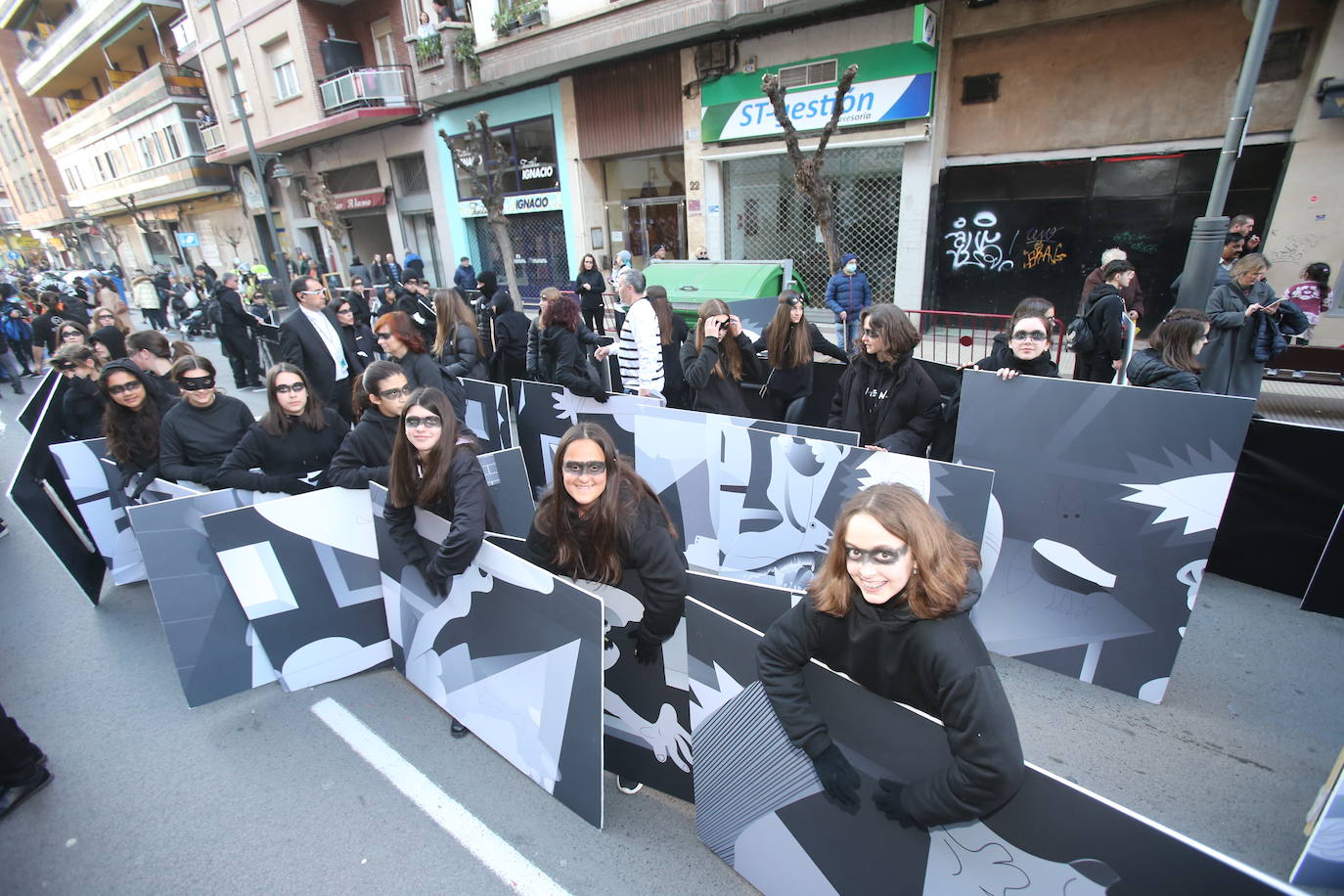 Fotos: Color y música en el multitudinario desfile de Logroño