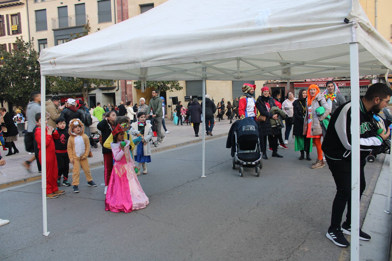 Fotos: Mayores y pequeños disfrtan en Nájera del Carnaval