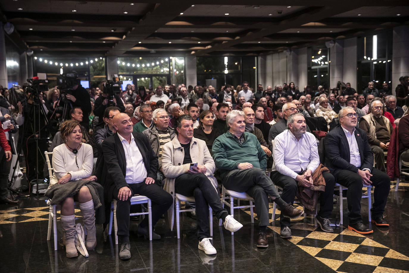 Fotos: Bretón presenta Por La Rioja