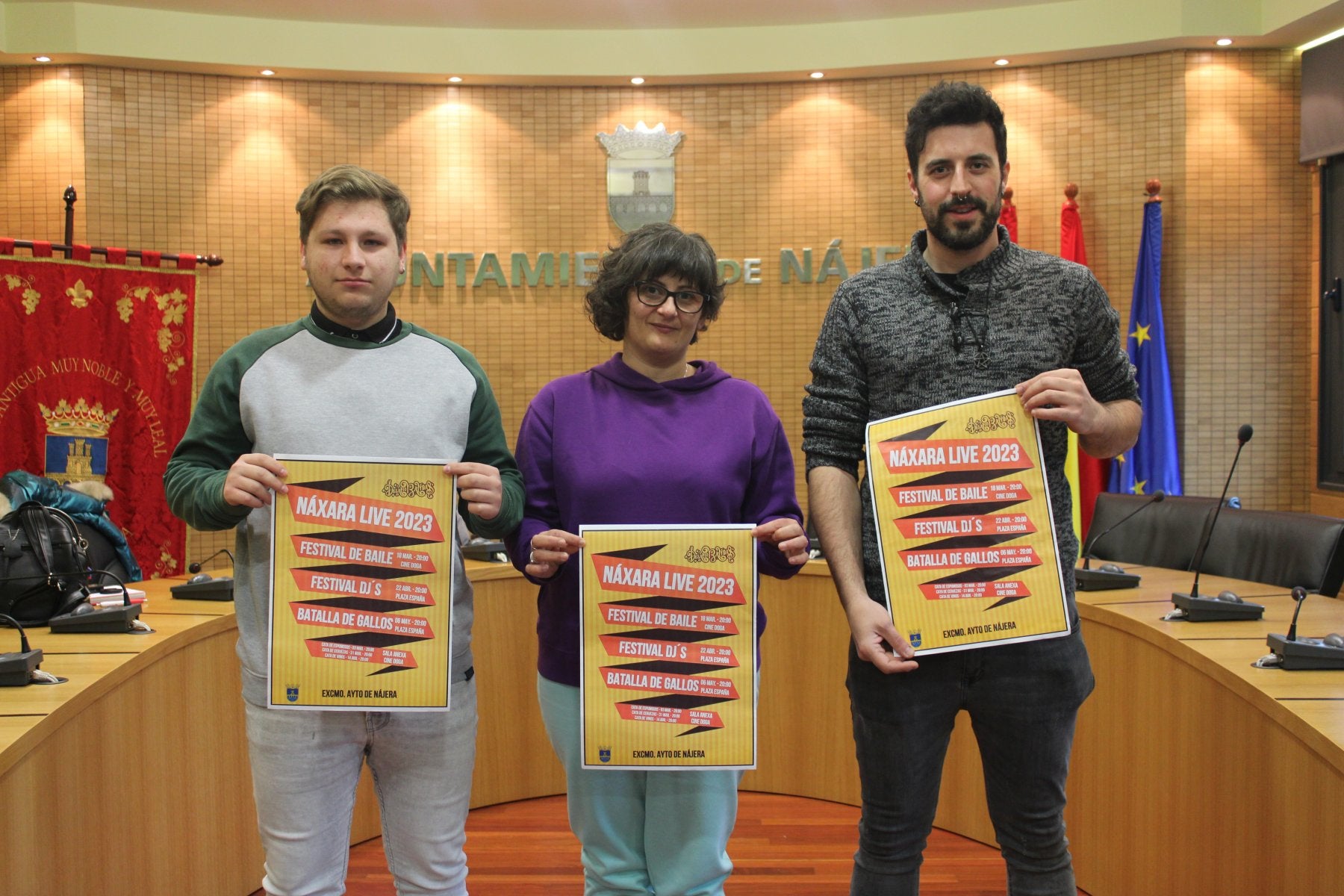 Nagore González junto a Iván y Lauren, de Desafío de Bandas, en la presentación de 'Náxara Live'. 