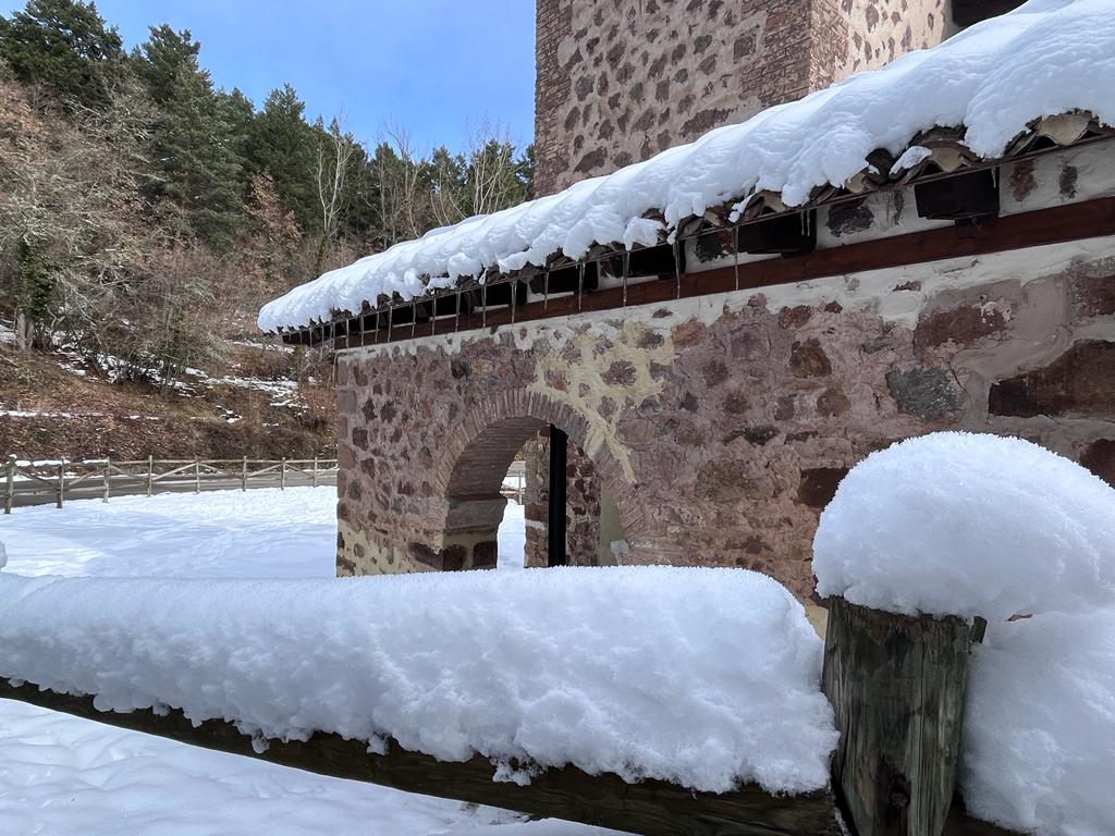 Fotos: La nieve deja blancos los montes de El Rasillo y Ortigosa