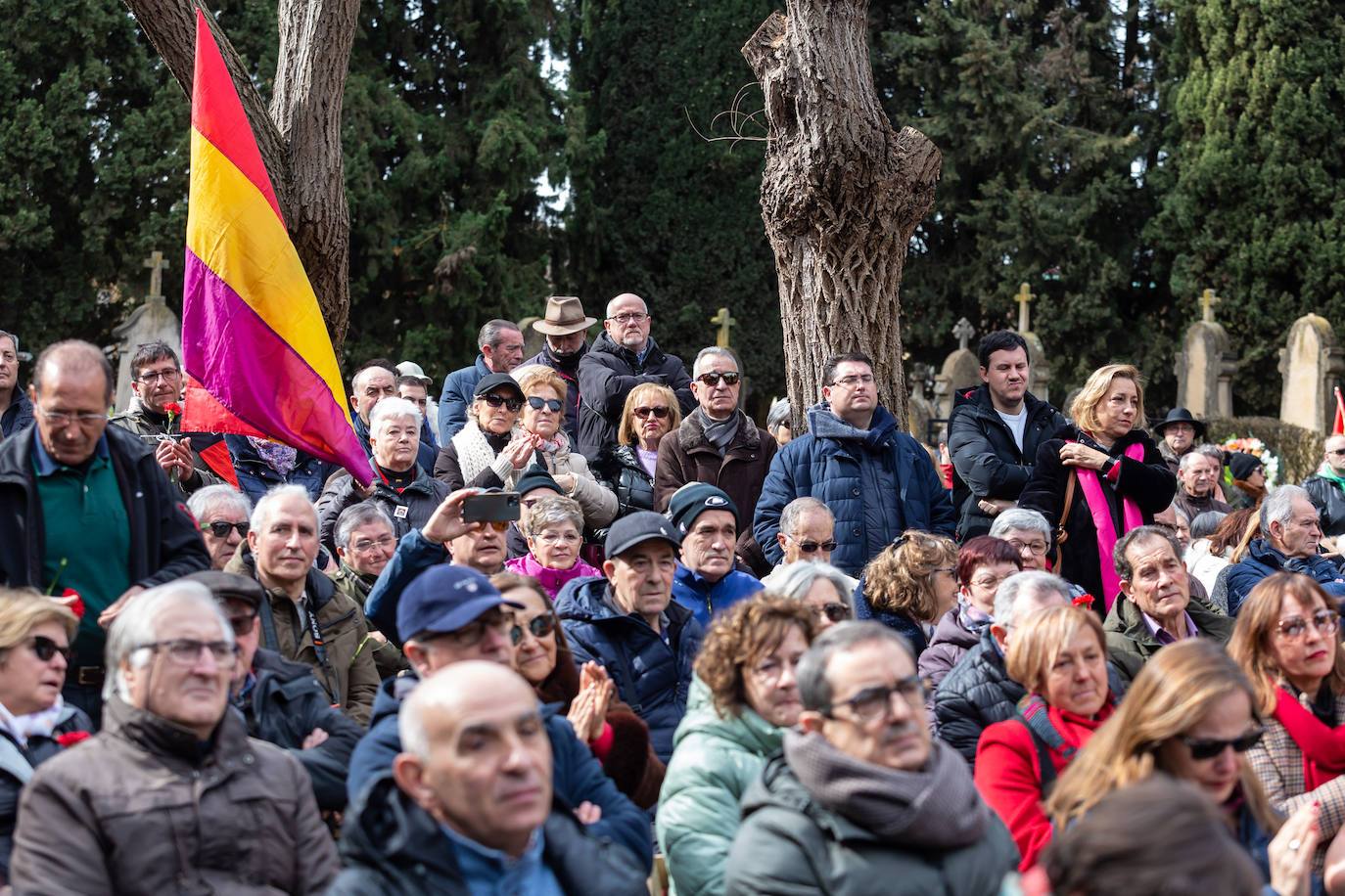 Fotos: Inauguración del memorial a los fusilados por el franquismo en Logroño