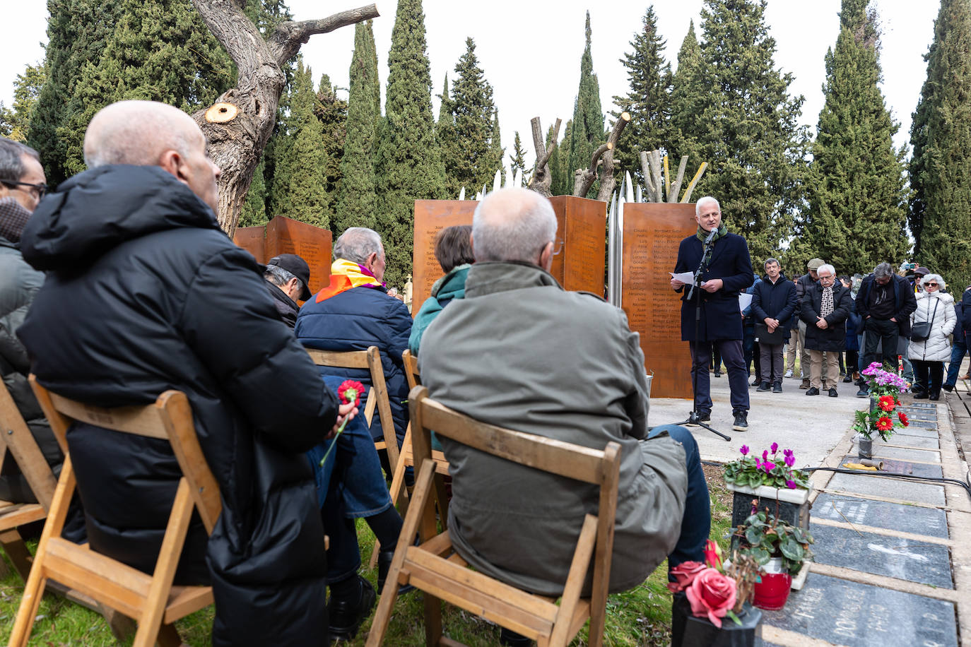 Fotos: Inauguración del memorial a los fusilados por el franquismo en Logroño