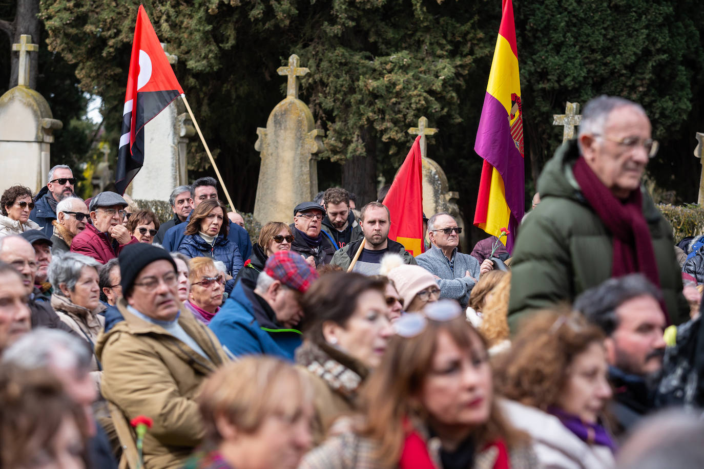 Fotos: Inauguración del memorial a los fusilados por el franquismo en Logroño