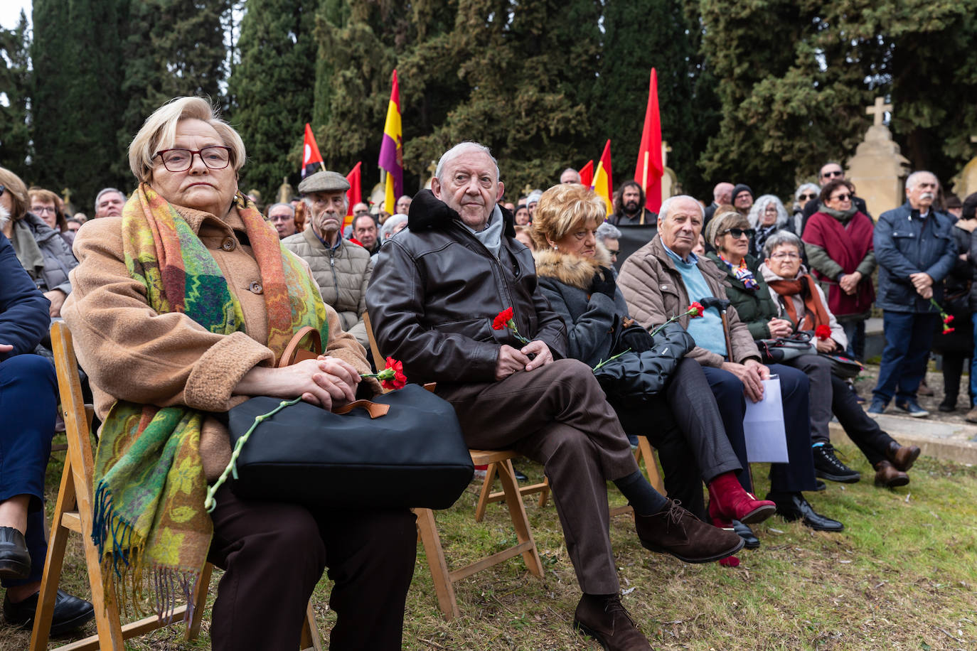 Fotos: Inauguración del memorial a los fusilados por el franquismo en Logroño