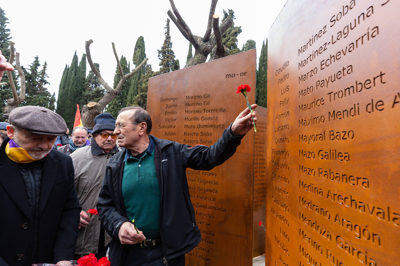 Fotos: Inauguración del memorial a los fusilados por el franquismo en Logroño