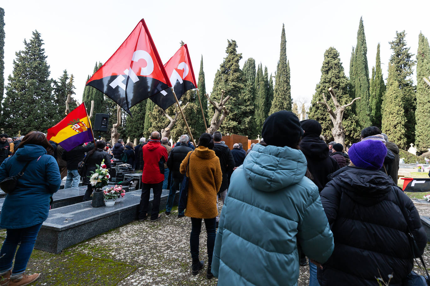 Fotos: Inauguración del memorial a los fusilados por el franquismo en Logroño