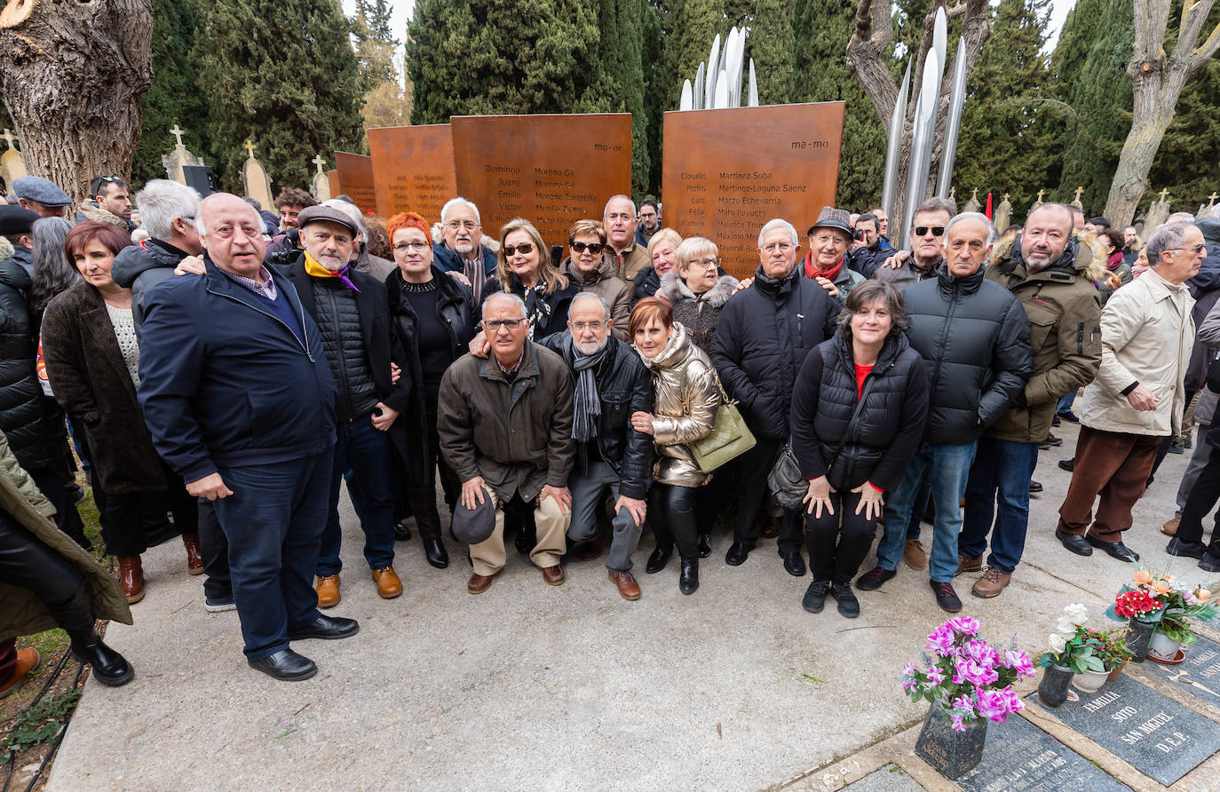 Fotos: Inauguración del memorial a los fusilados por el franquismo en Logroño