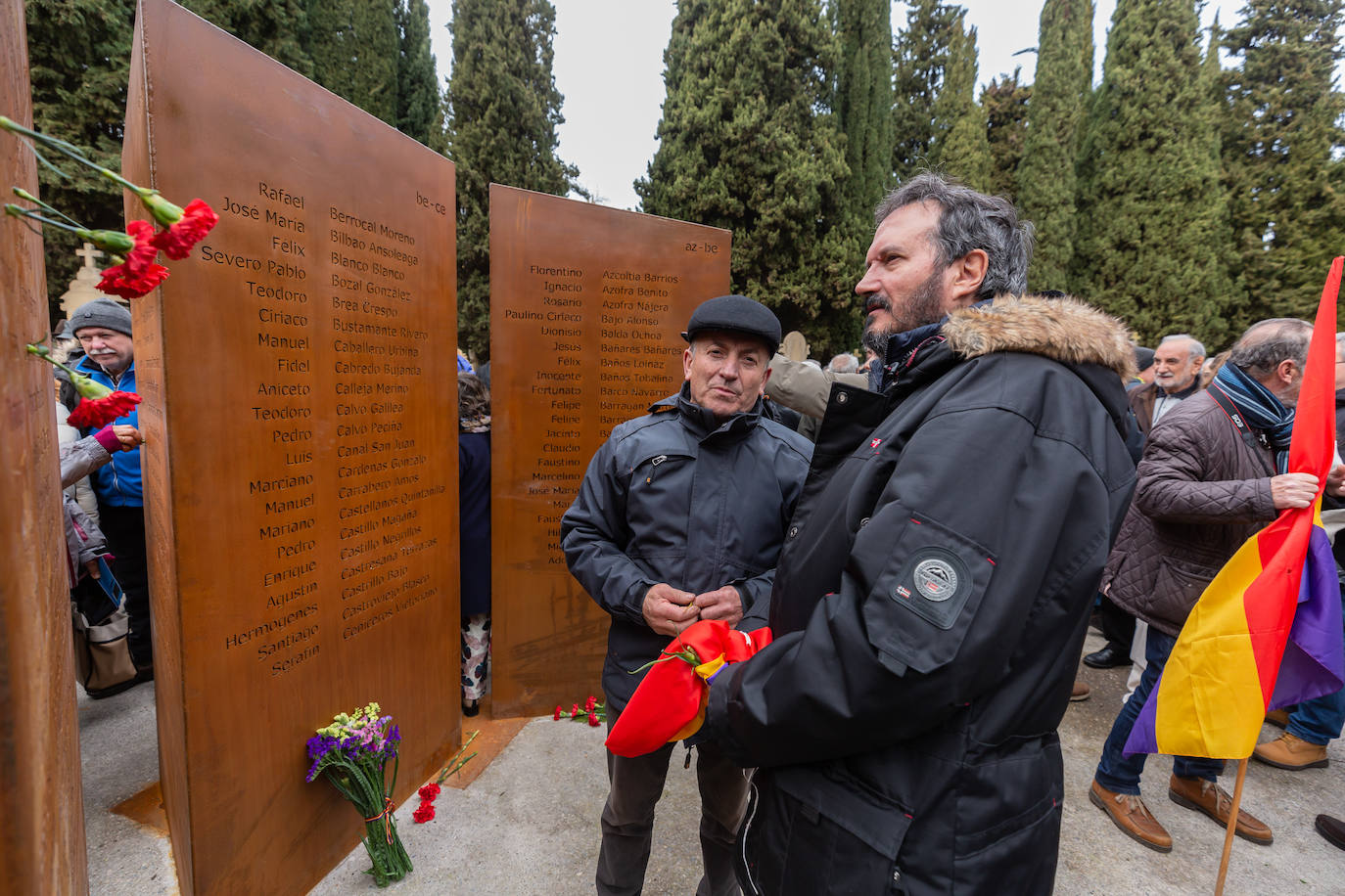 Fotos: Inauguración del memorial a los fusilados por el franquismo en Logroño