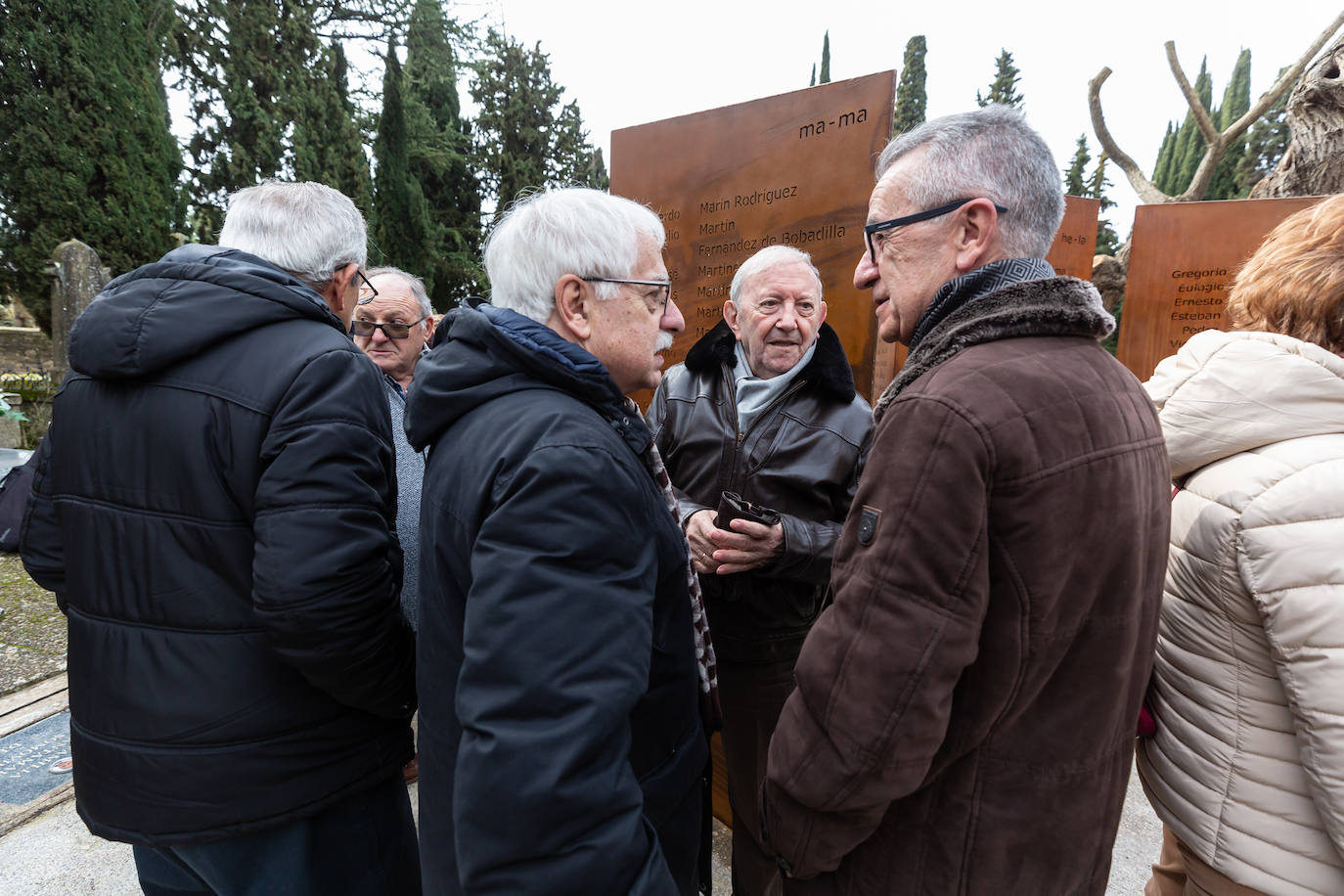 Fotos: Inauguración del memorial a los fusilados por el franquismo en Logroño