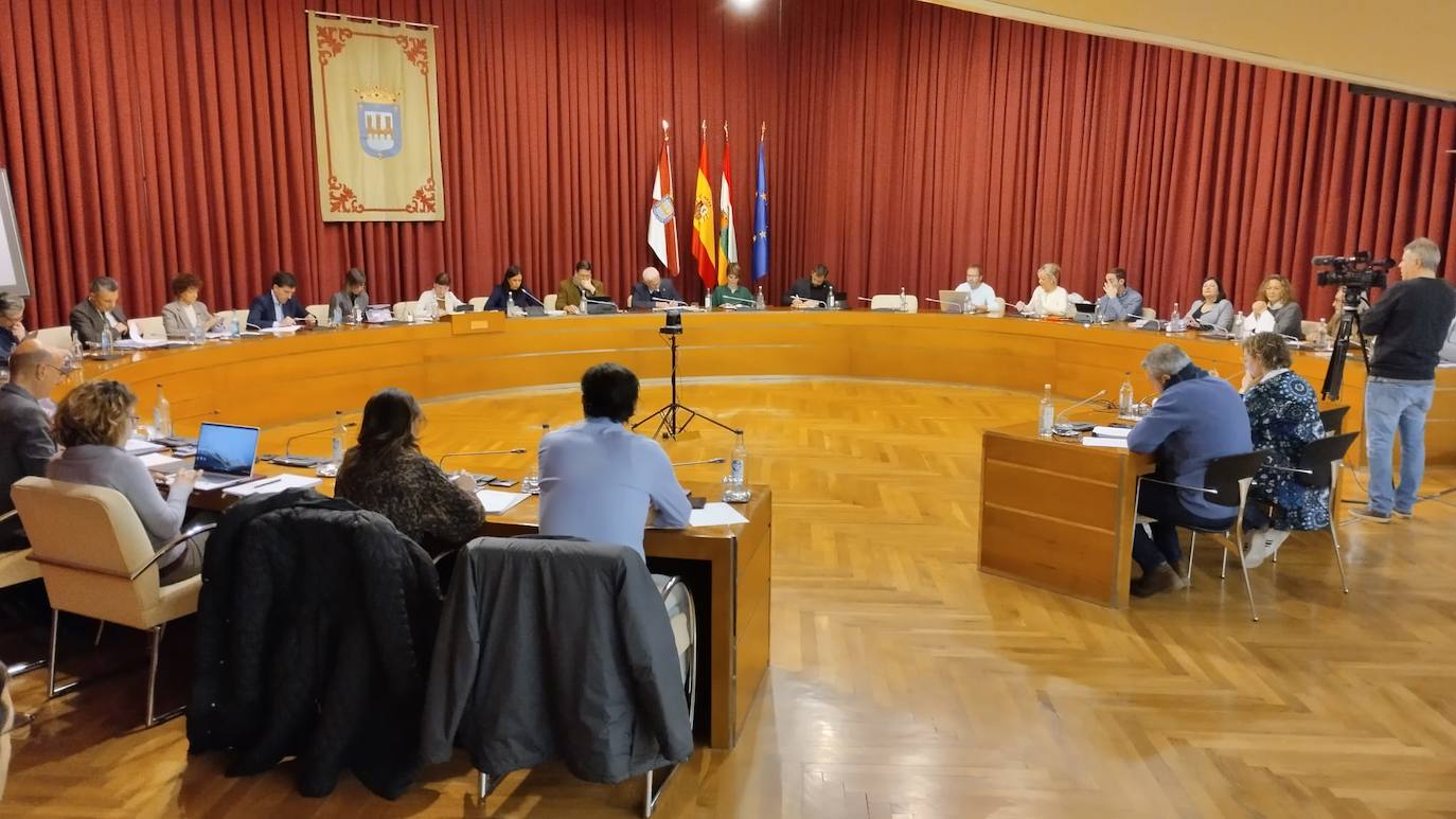 Imagen del pleno del Ayuntmaiento de Logroño celebrado este martes. 