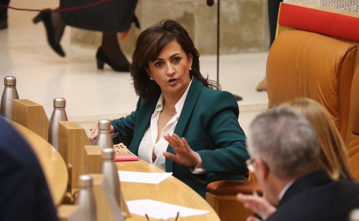 Andreu, durante un momento del pleno en el Parlamento riojano. 