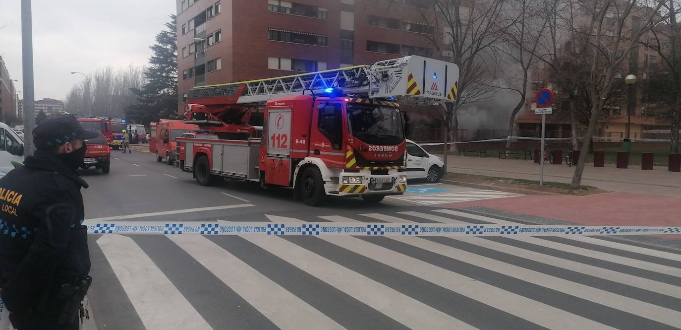 Imagen secundaria 2 - Tres imágenes de la zona del incendio.