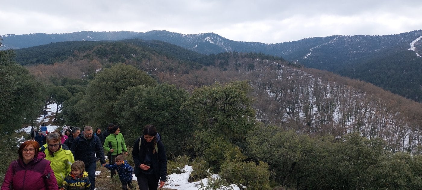 La Ruta Interpretativa de Camprovín mezcló cultura y naturaleza en la senda de las neveras. 