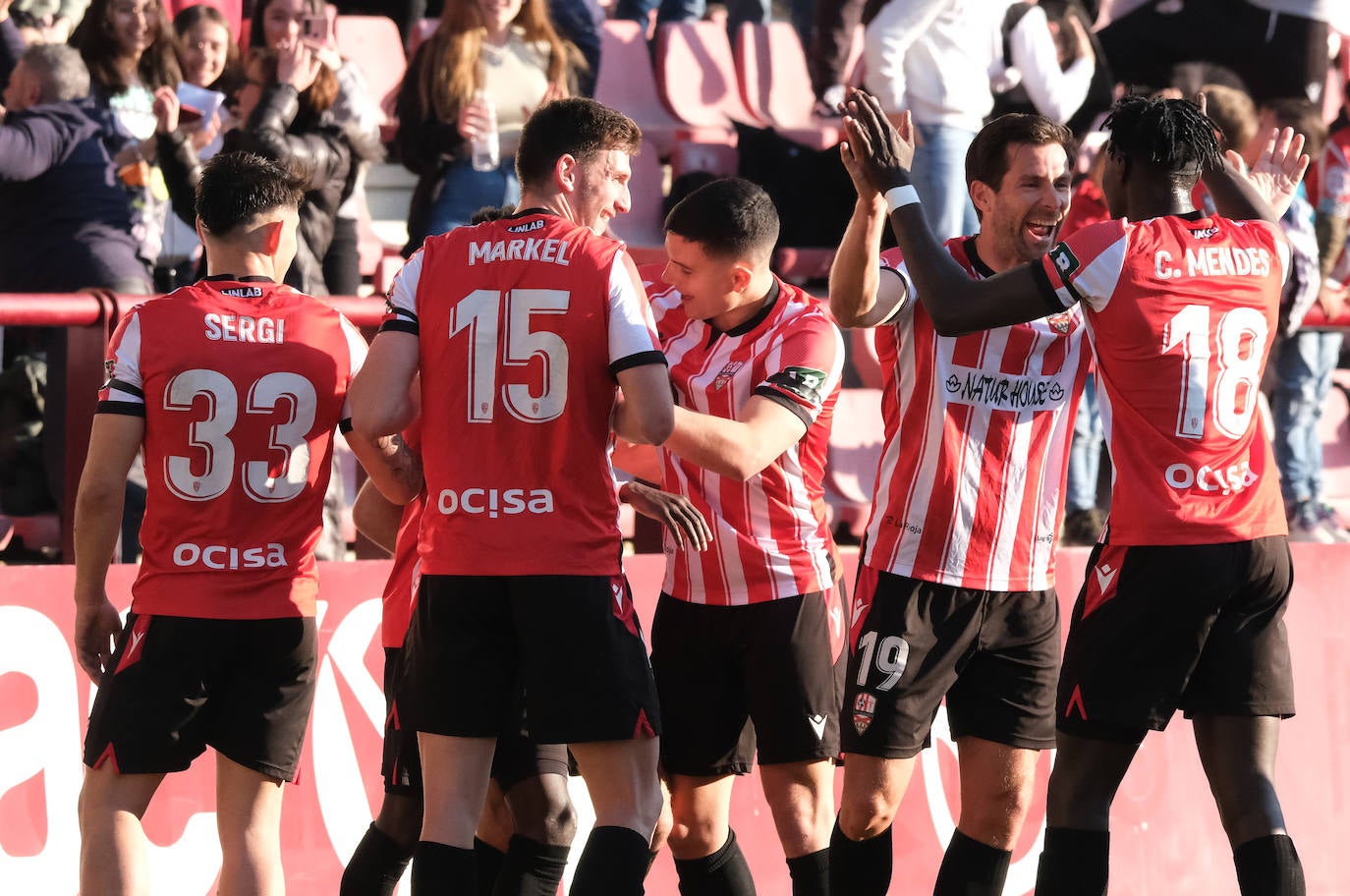 Fotos: El triunfo de la UD Logroñés frente a Osasuna hace sonreír a Las Gaunas