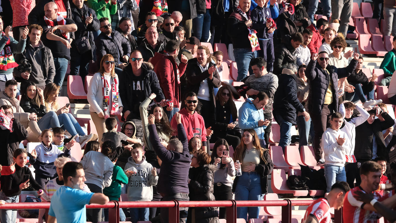 Fotos: El triunfo de la UD Logroñés frente a Osasuna hace sonreír a Las Gaunas
