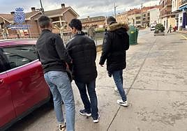 Momento de la detención del joven en Navarrete.