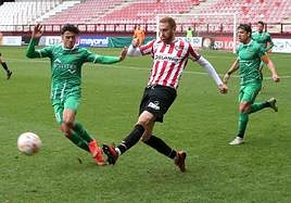 Monreal, en un partido con la SD Logroñés.