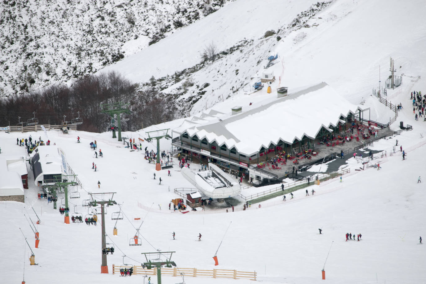 Valdezcaray se llena de esquiadores