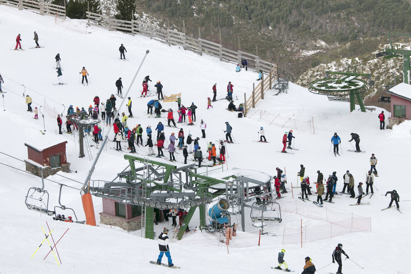Valdezcaray se llena de esquiadores
