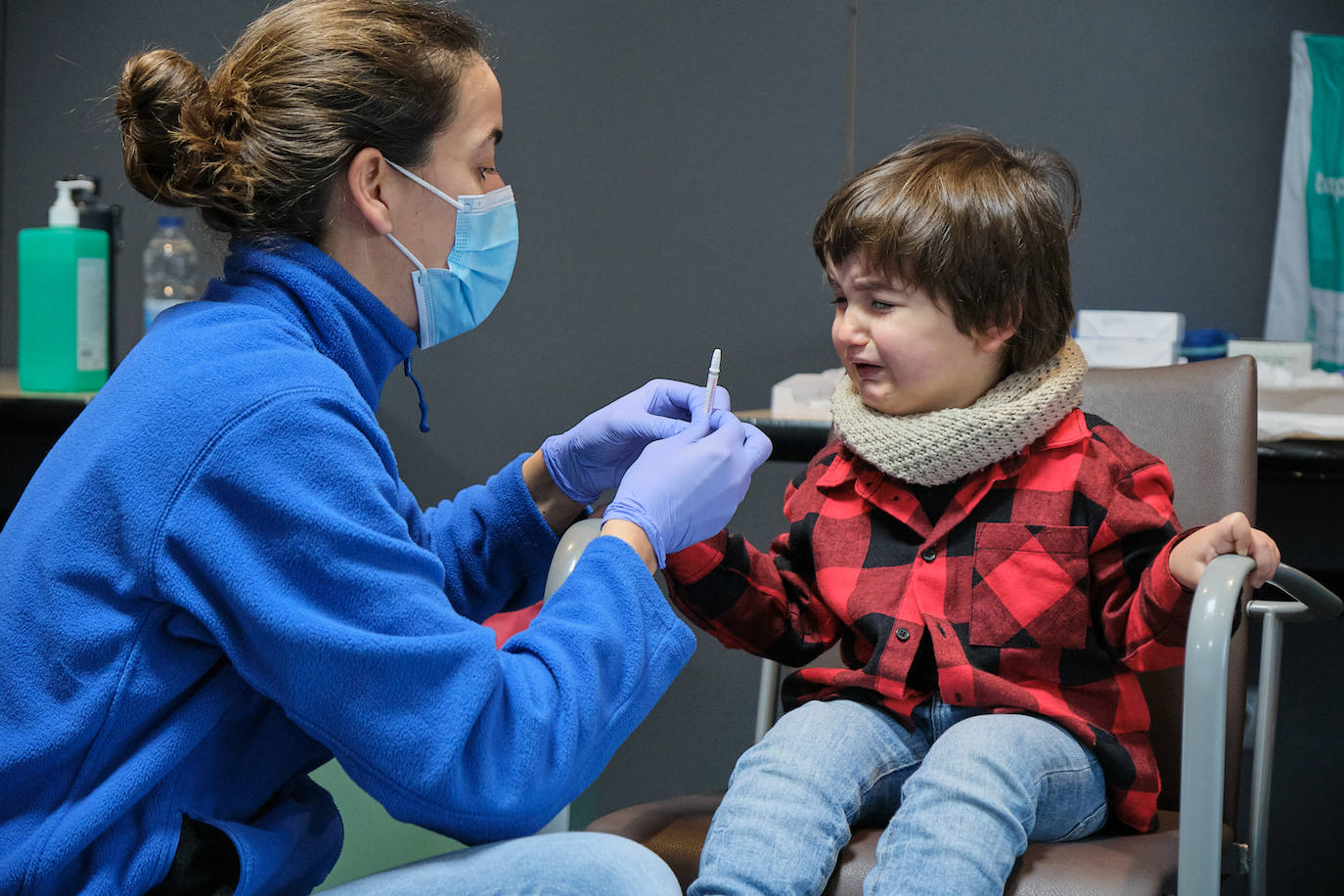 Vacunación contra la gripe a niños en el CIBIR