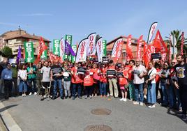 Protesta de los sindicatos, trabajadores y usuarios del CRMF de Lardero por el retraso en el inicio del curso, el pasado mes de septiembre.